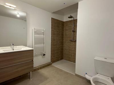 Louer Appartement  745 euros