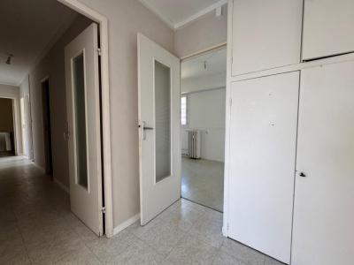 For sale Bourg-en-bresse 4 rooms 85 m2 Ain (01000) photo 2