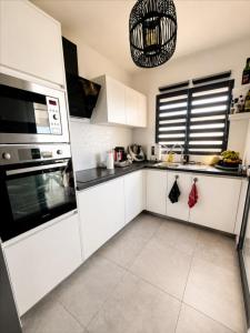 For sale Saint-gilles-les-bains 5 rooms 140 m2 Reunion (97434) photo 3