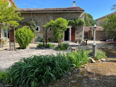 For sale Villefagnan 5 rooms 147 m2 Charente (16240) photo 0