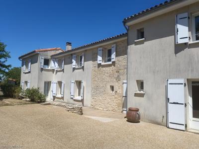 For sale Brettes RUFFEC 6 rooms 150 m2 Charente (16240) photo 0