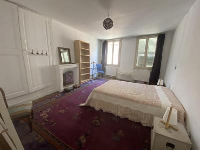 Louer Appartement Saint-yrieix-la-perche 450 euros