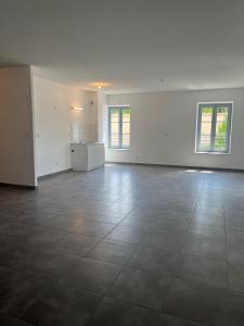 For rent Bourg-en-bresse 3 rooms 102 m2 Ain (01000) photo 2