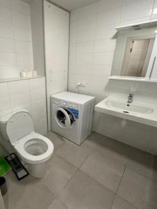For rent Paris-11eme-arrondissement 2 rooms 26 m2 Paris (75011) photo 4