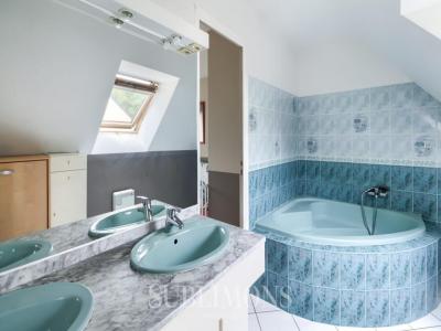 For sale Guidel 5 rooms 97 m2 Morbihan (56520) photo 2