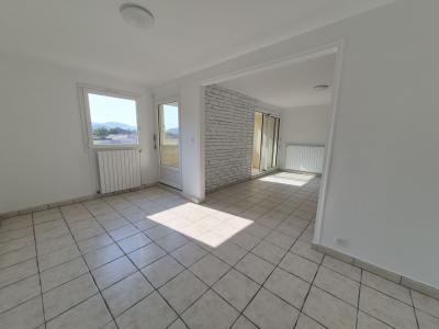 For sale 4 rooms 86 m2 Ain (01150) photo 2