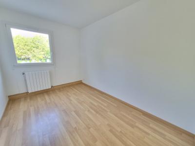 For sale 4 rooms 86 m2 Ain (01150) photo 3