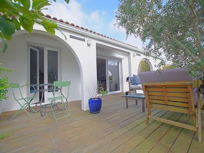 For sale 3KM DU CENTRE BOURG 6 rooms 121 m2 Vendee (85340) photo 0