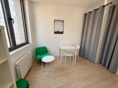Louer Appartement 27 m2 Saint-etienne