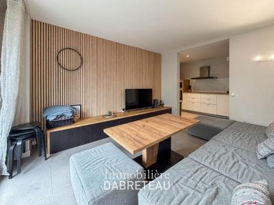 Annonce Location 7 pi�ces Appartement Bron 69