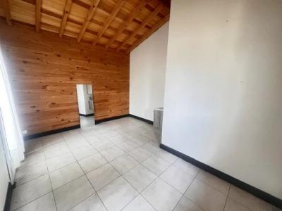 Annonce Location Maison Saint-jean-le-comtal 32