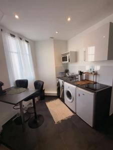 Louer Appartement 22 m2 Courbevoie