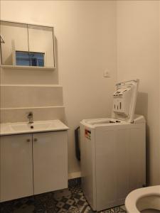 Louer Appartement Paris-18eme-arrondissement 1049 euros