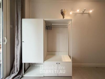 Louer Appartement 100 m2 Bron