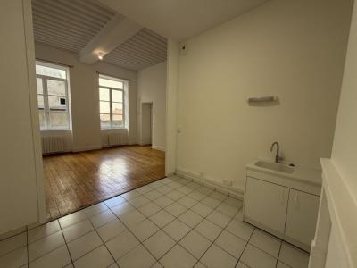 Louer Appartement Lyon-4eme-arrondissement 890 euros