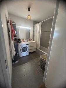 For sale Toulouse 3 rooms 72 m2 Haute garonne (31100) photo 3