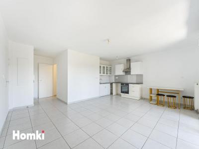 For sale Marseille-14eme-arrondissement 3 rooms 66 m2 Bouches du Rhone (13014) photo 2