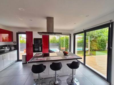 For sale Sanary-sur-mer 4 rooms 129 m2 Var (83110) photo 2