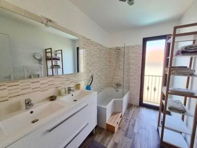 For sale Sanary-sur-mer 4 rooms 129 m2 Var (83110) photo 4