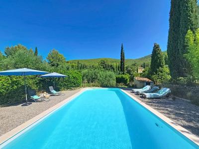 For sale Sanary-sur-mer 10 rooms 250 m2 Var (83110) photo 2