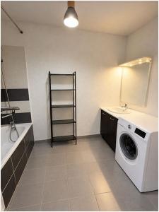 For rent Toulouse 3 rooms 64 m2 Haute garonne (31400) photo 0