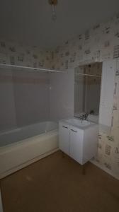 For rent Saint-trivier-sur-moignans 4 rooms 81 m2 Ain (01990) photo 0
