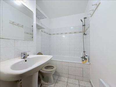 Louer Appartement Combs-la-ville 810 euros