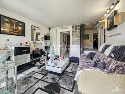 Louer Appartement 29 m2 Courbevoie