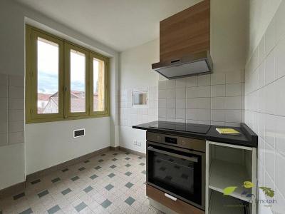 Louer Appartement Saint-leonard-de-noblat 800 euros