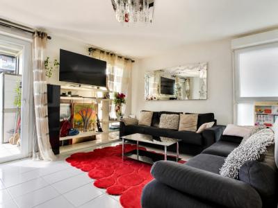 For sale Bordeaux 3 rooms 63 m2 Gironde (33300) photo 0