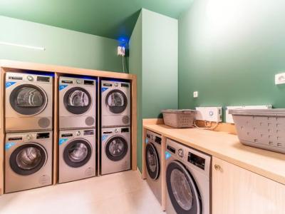 For rent Vanves 1 room 72 m2 Hauts de Seine (92170) photo 2