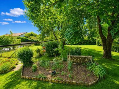 For sale Montignac-charente 5 rooms 110 m2 Charente (16330) photo 2