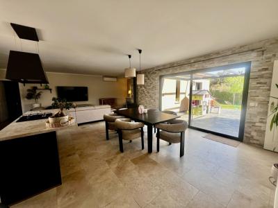 For sale 5 rooms 106 m2 Gard (30800) photo 2