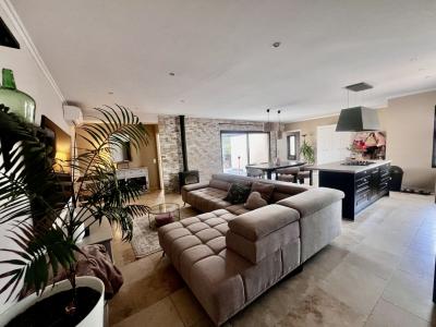 For sale 5 rooms 106 m2 Gard (30800) photo 3