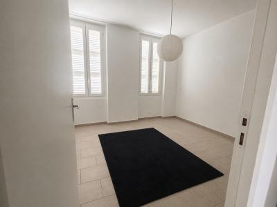 Louer Appartement  1030 euros