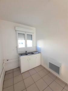 For sale Locmine 1 room 65 m2 Morbihan (56500) photo 2