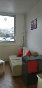 For rent Rueil-malmaison 1 room 14 m2 Hauts de Seine (92500) photo 2
