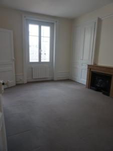 Louer Appartement Lyon-6eme-arrondissement 876 euros