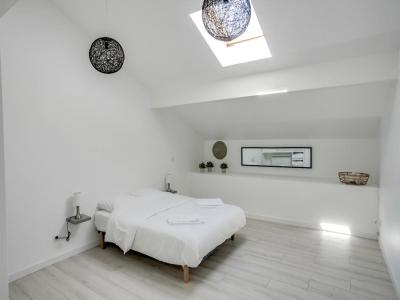 For rent Bordeaux 2 rooms 47 m2 Gironde (33000) photo 2