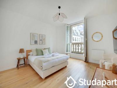 Louer Appartement 101 m2 Paris-3eme-arrondissement