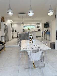 Annonce Vente 10 pi�ces Maison  84