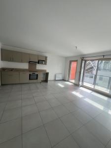 For rent Grenoble 3 rooms 67 m2 Isere (38000) photo 0