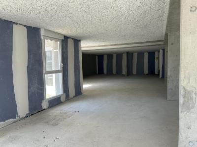 Louer Commerce Miribel 26400 euros