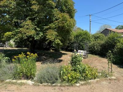 For sale Champagne-mouton 3 rooms 64 m2 Charente (16350) photo 2