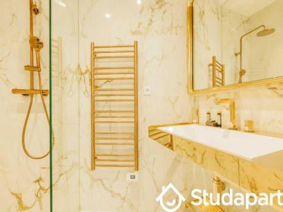 Louer Appartement 114 m2 Paris-16eme-arrondissement