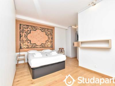 Louer Appartement 40 m2 Paris-8eme-arrondissement
