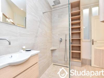 Louer Appartement Paris-8eme-arrondissement 2500 euros