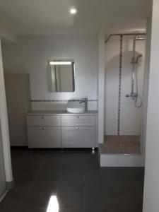 For rent Saint-ciers-sur-gironde 3 rooms 130 m2 Gironde (33820) photo 1