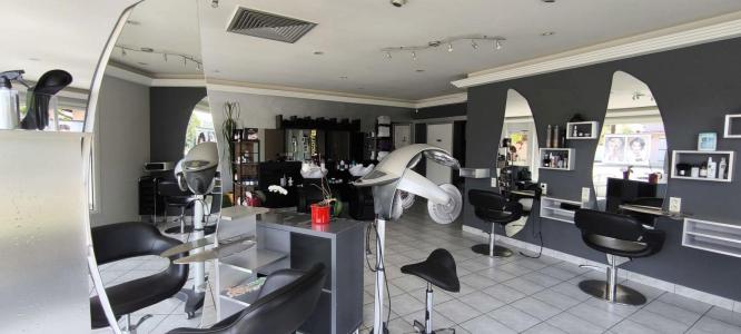 Louer Commerce 117 m2 Saint-genies-bellevue