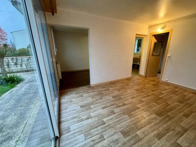 For sale Saintes 3 rooms 63 m2 Charente maritime (17100) photo 2